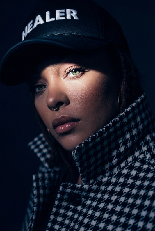 Healer trucker hat in Black